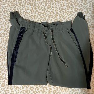 Lululemon joggers army green size 4